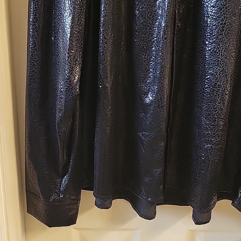 Men's Black Shiny Metallic Dress Shirt - Picture 13 of 16